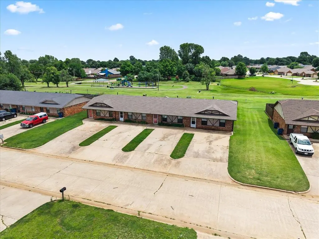 Photo 4 — 606 N Robin Way, Mustang, OK 73064
