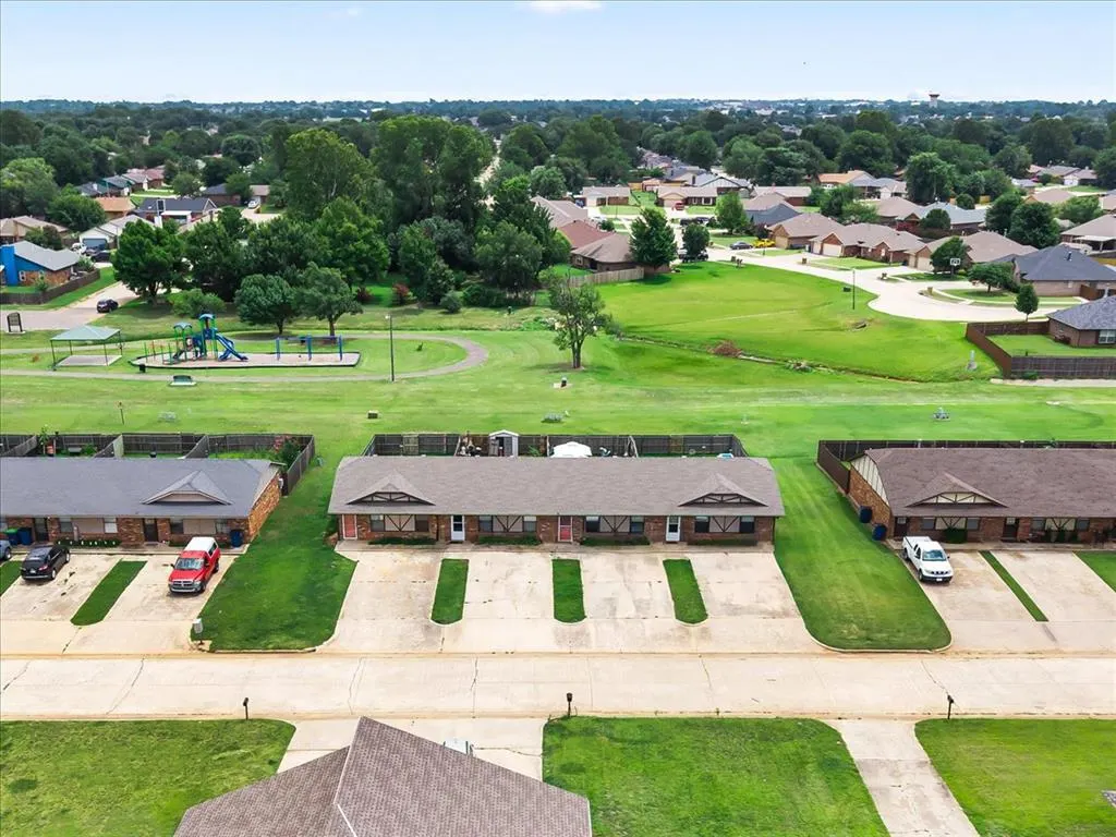 Photo 5 — 606 N Robin Way, Mustang, OK 73064