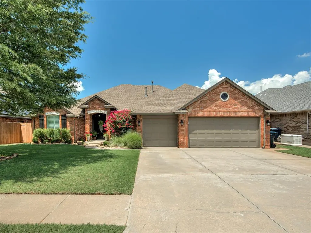 Front exterior — 10625 NW 37th Street, Yukon, OK 73099