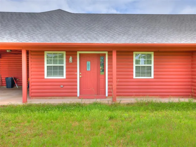 Photo 2 — 34382 W 221st Street, Bristow, OK 74010