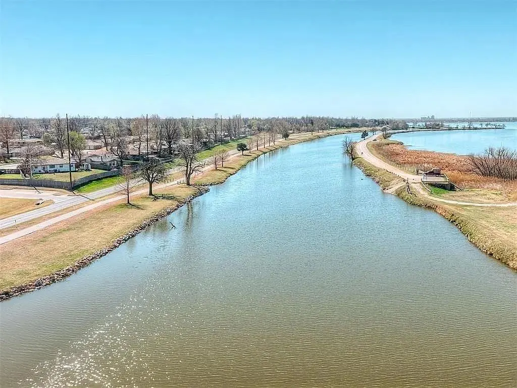 Photo 2 — Overholser Drive, Bethany, OK 73008