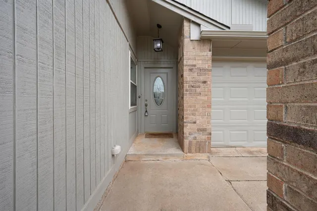 Photo 3 — 12800 Brandon Place, Oklahoma City, OK 73142