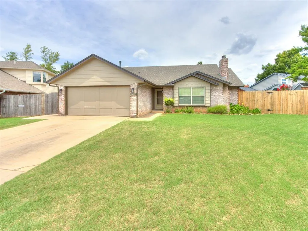 Photo 2 — 9304 Mayview Circle, Oklahoma City, OK 73159