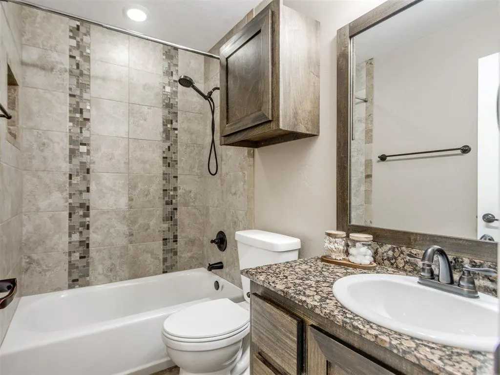Photo 16 — 9304 Mayview Circle, Oklahoma City, OK 73159