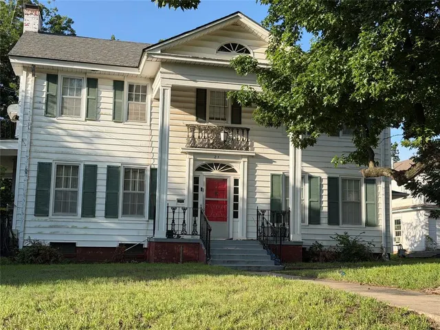 Front exterior — 21 E Ayre Street, Shawnee, OK 74801