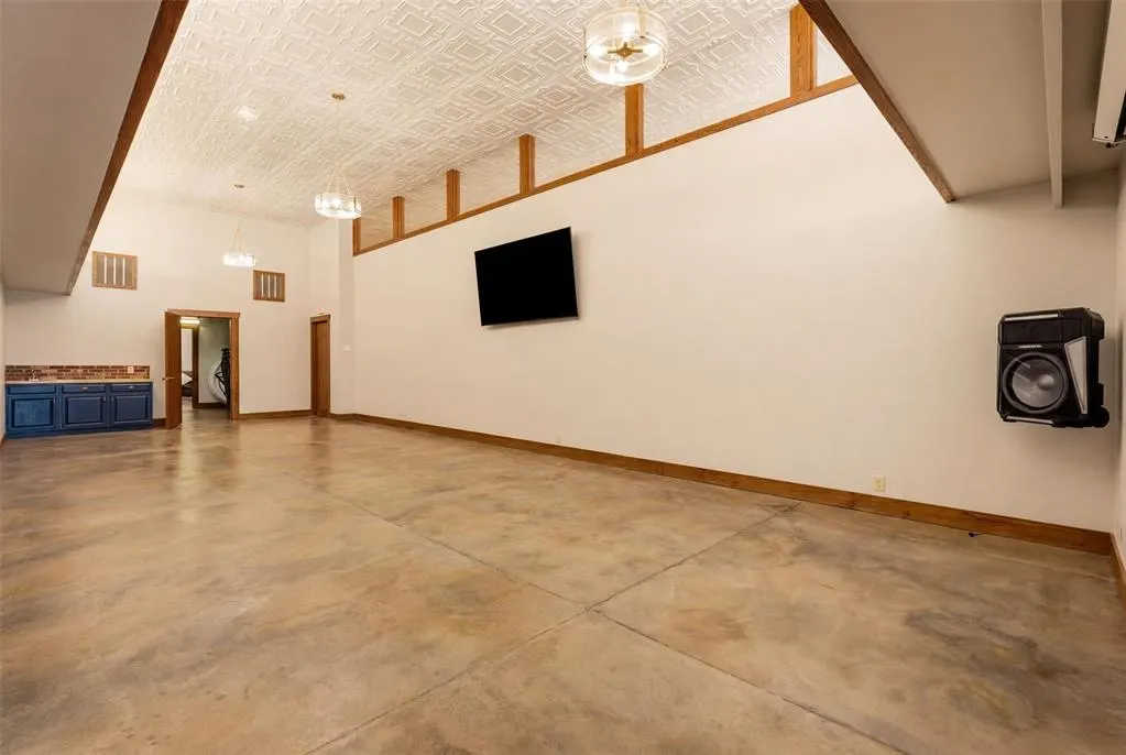 Photo 12 — 218 W Main Street, Stroud, OK 74079