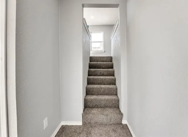 Photo 4 — 228 W Fairchild, Midwest City, OK 73110