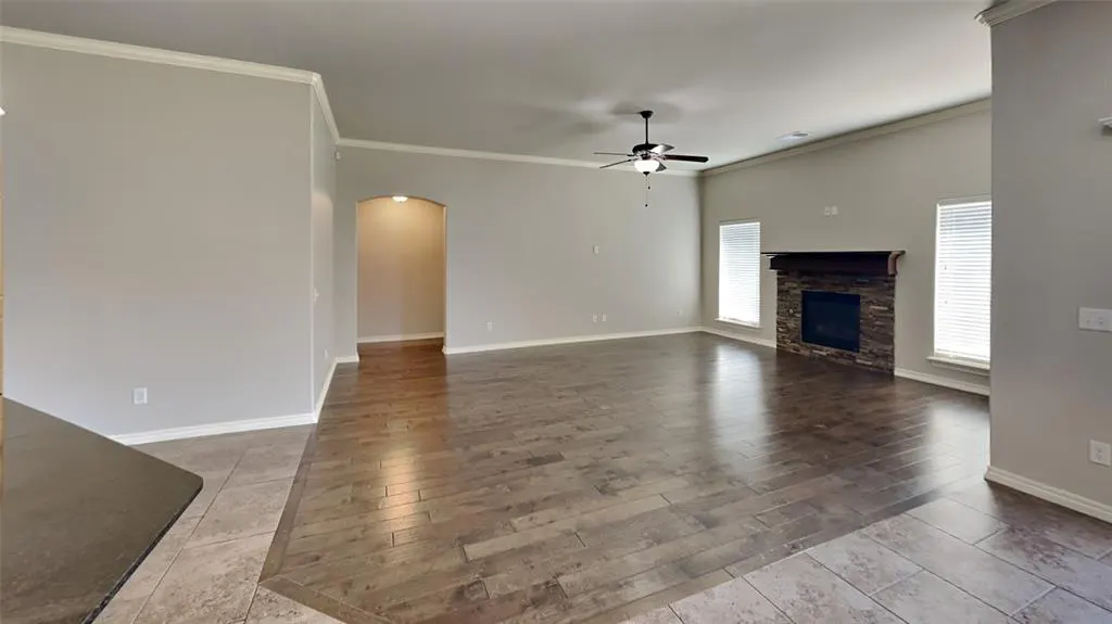 Photo 7 — 5720 St James Place, Oklahoma City, OK 73179