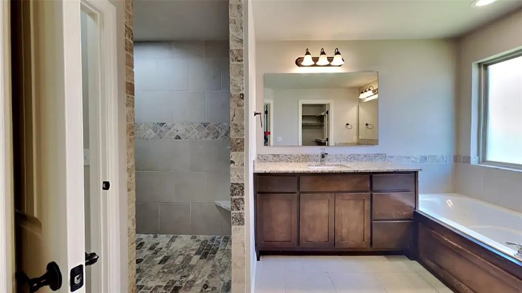 Photo 12 — 5720 St James Place, Oklahoma City, OK 73179