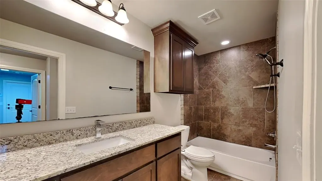 Photo 16 — 5720 St James Place, Oklahoma City, OK 73179