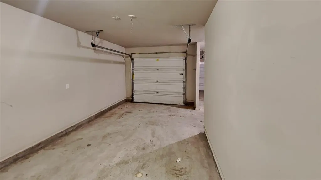 Photo 21 — 5720 St James Place, Oklahoma City, OK 73179