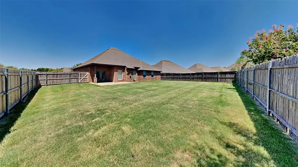 Photo 22 — 5720 St James Place, Oklahoma City, OK 73179