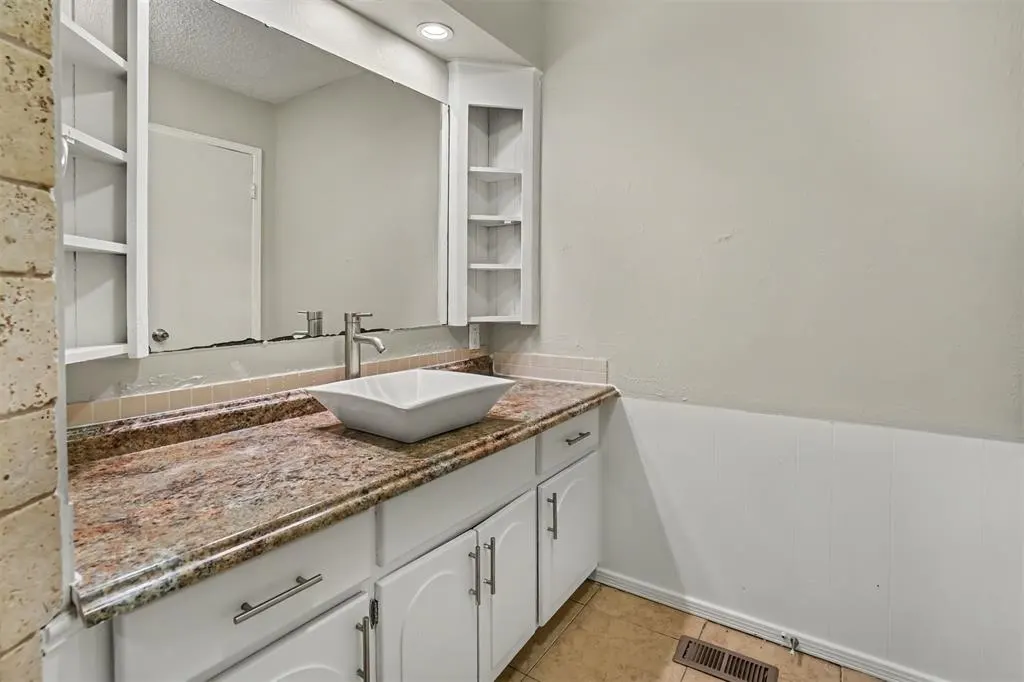Photo 12 — 2340 SW 90th Street, Oklahoma City, OK 73159