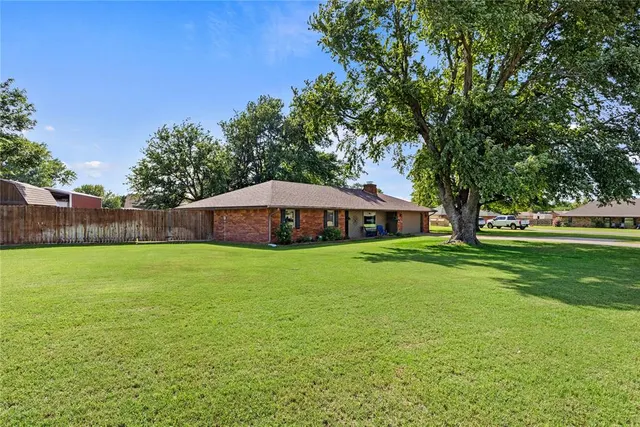 Photo 2 — 2121 Lyle Road, Weatherford, OK 73096