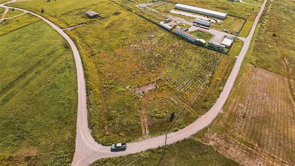 Photo 2 — 11751 Wagon Wheel Circle, Coyle, OK 73027