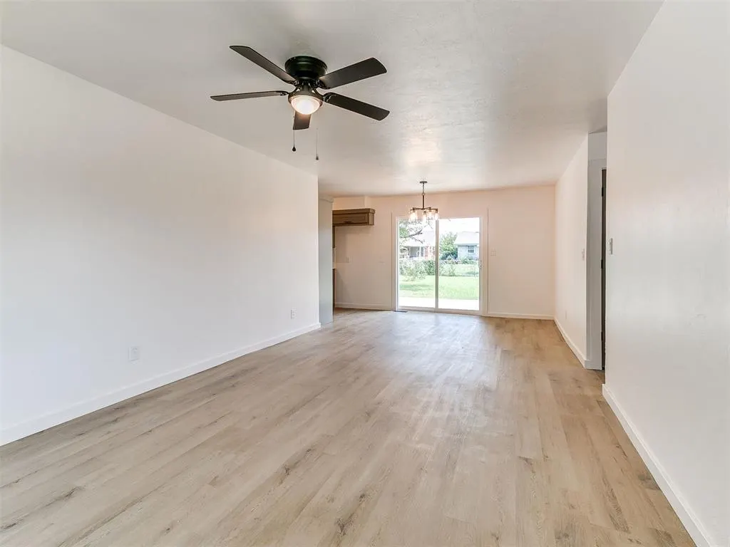 Photo 6 — 3037 SW 65th Place, Oklahoma City, OK 73159