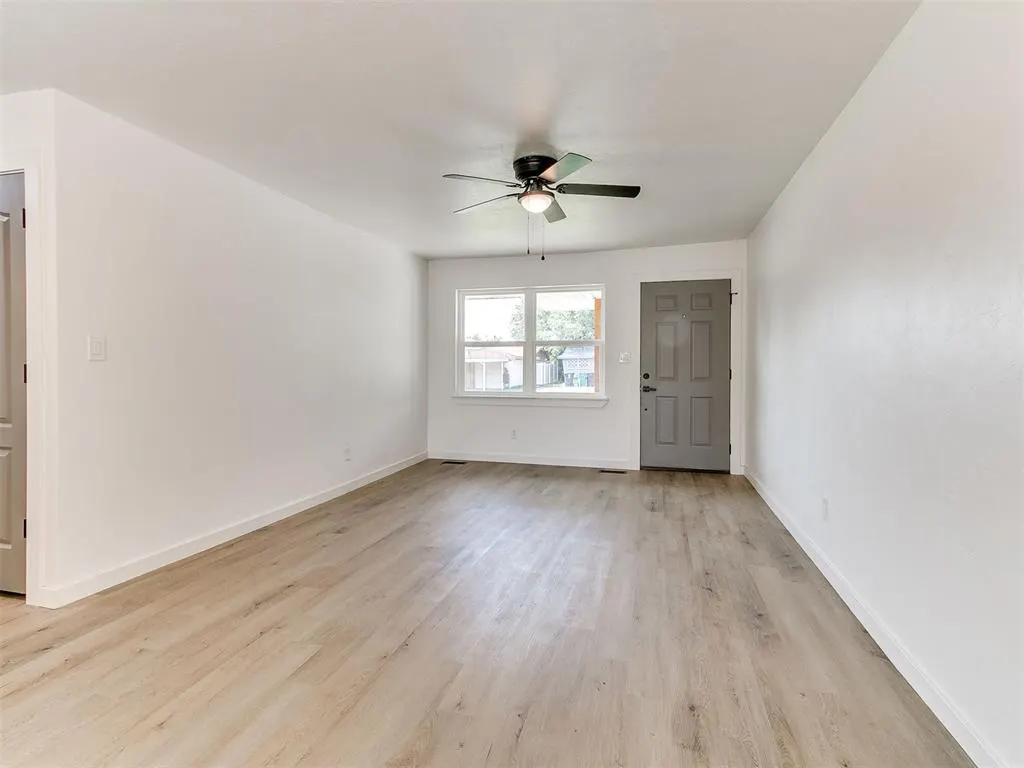 Photo 7 — 3037 SW 65th Place, Oklahoma City, OK 73159