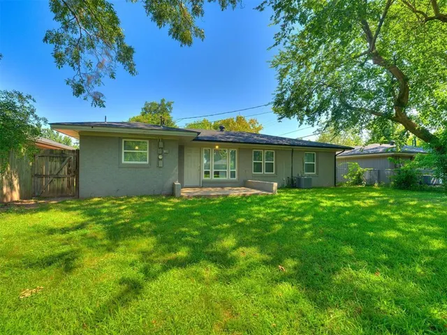 Front exterior — 1800 Melrose Drive, Norman, OK 73069