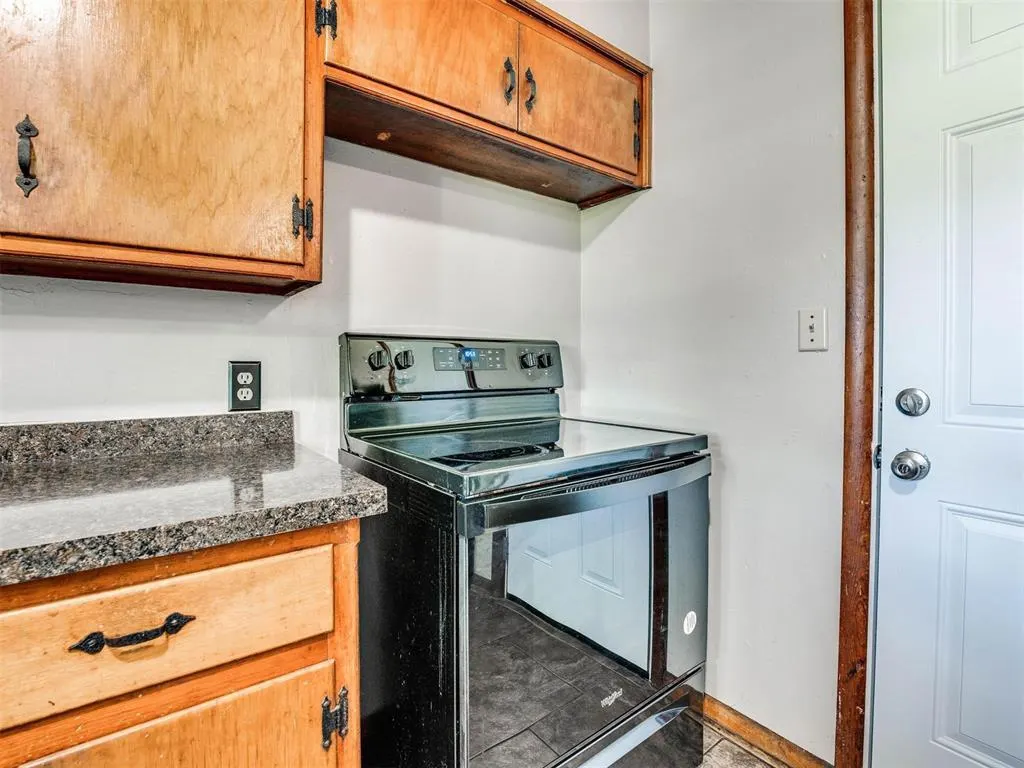 Photo 15 — 1800 Melrose Drive, Norman, OK 73069