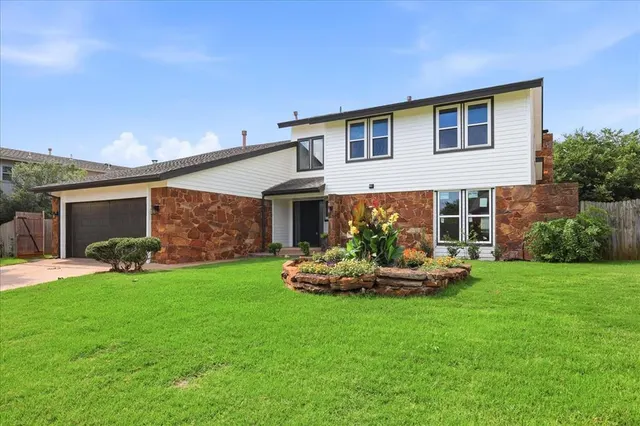 Photo 2 — 6104 W Gun Hill Way, Oklahoma City, OK 73132