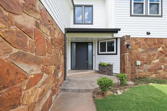 Photo 3 — 6104 W Gun Hill Way, Oklahoma City, OK 73132