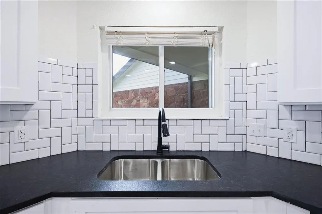 Photo 8 — 6104 W Gun Hill Way, Oklahoma City, OK 73132