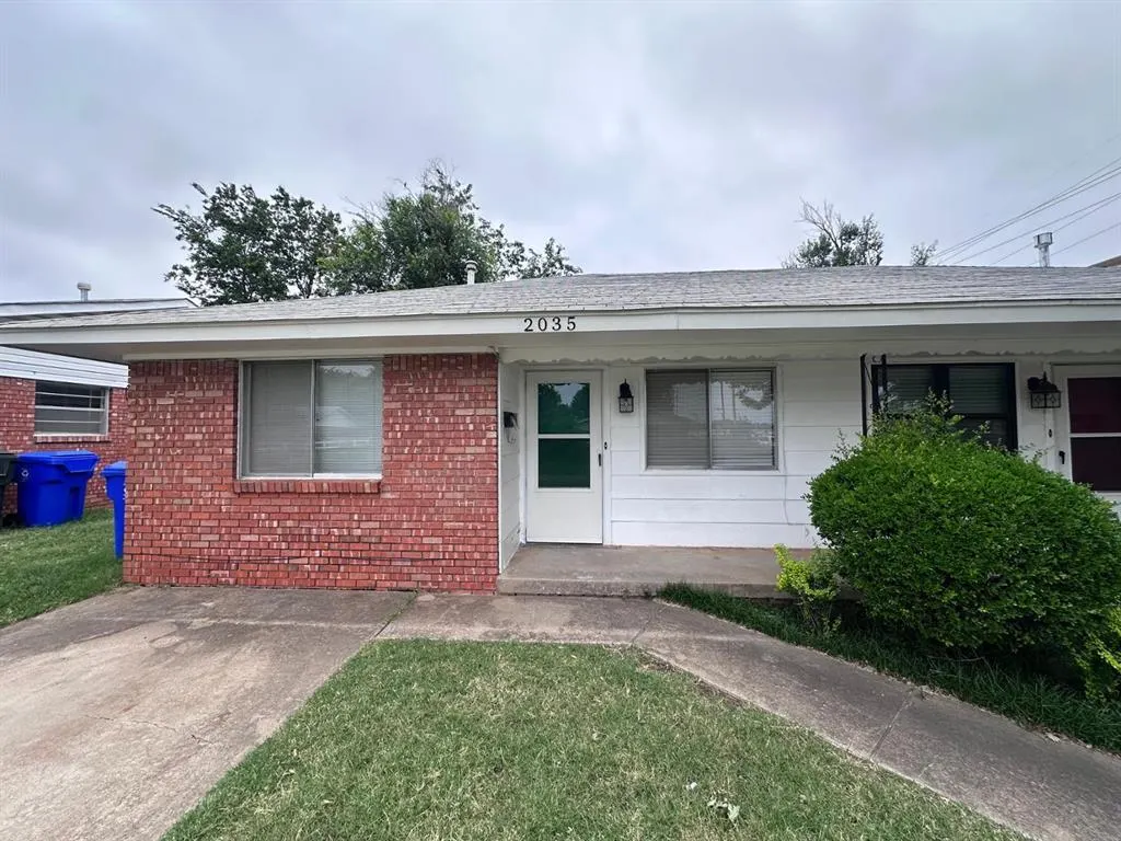 Photo 2 — 2037 Delaware Lane 2037, Norman, OK 73071