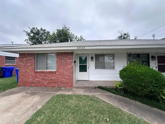Photo 2 — 2037 Delaware Lane 2037, Norman, OK 73071