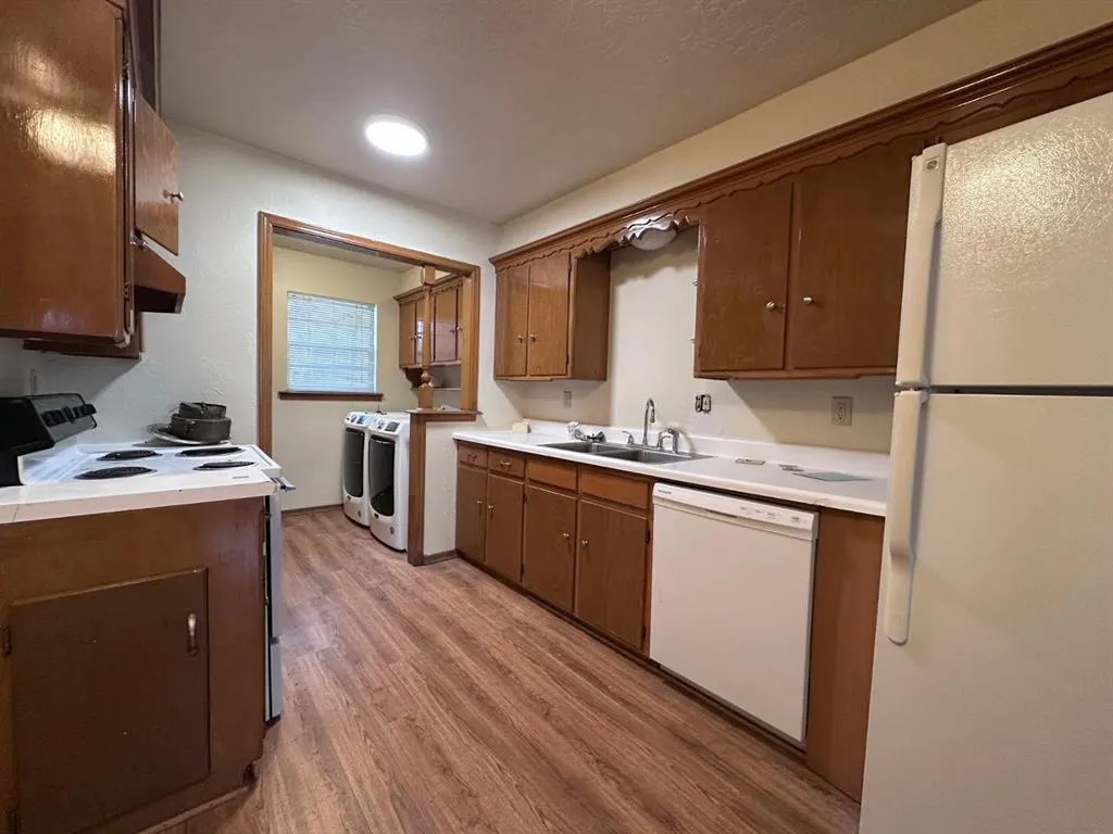 Photo 4 — 2037 Delaware Lane 2037, Norman, OK 73071