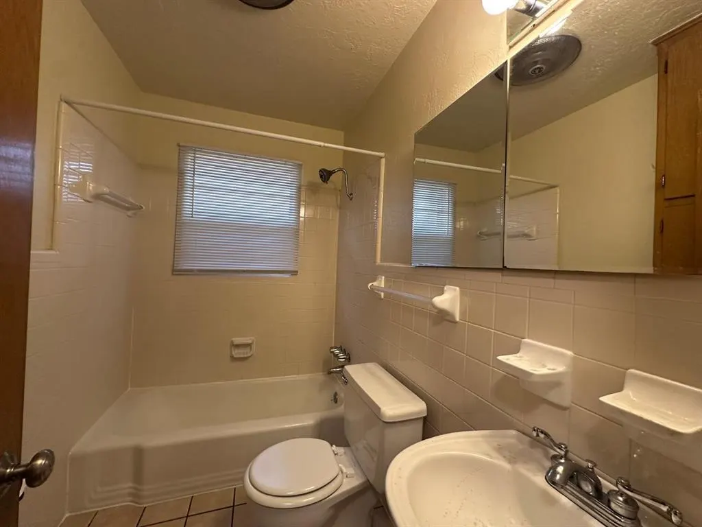 Photo 7 — 2037 Delaware Lane 2037, Norman, OK 73071
