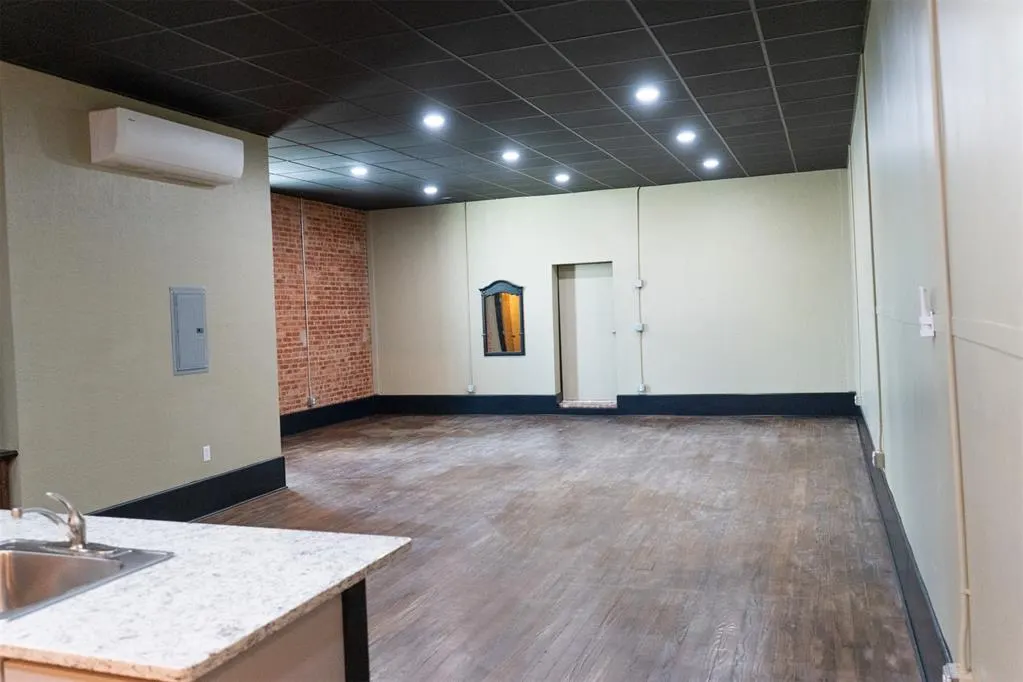 Photo 3 — 102 E Broadway Street Unit B, Lexington, OK 73051