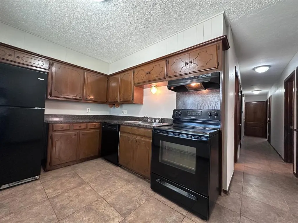 Photo 4 — 813 Russell Circle 813, Norman, OK 73071