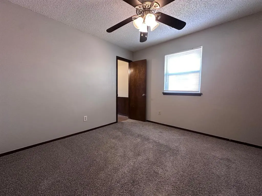 Photo 6 — 813 Russell Circle 813, Norman, OK 73071