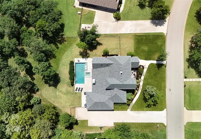 Photo 2 — 10016 NE 146th Street, Jones, OK 73049