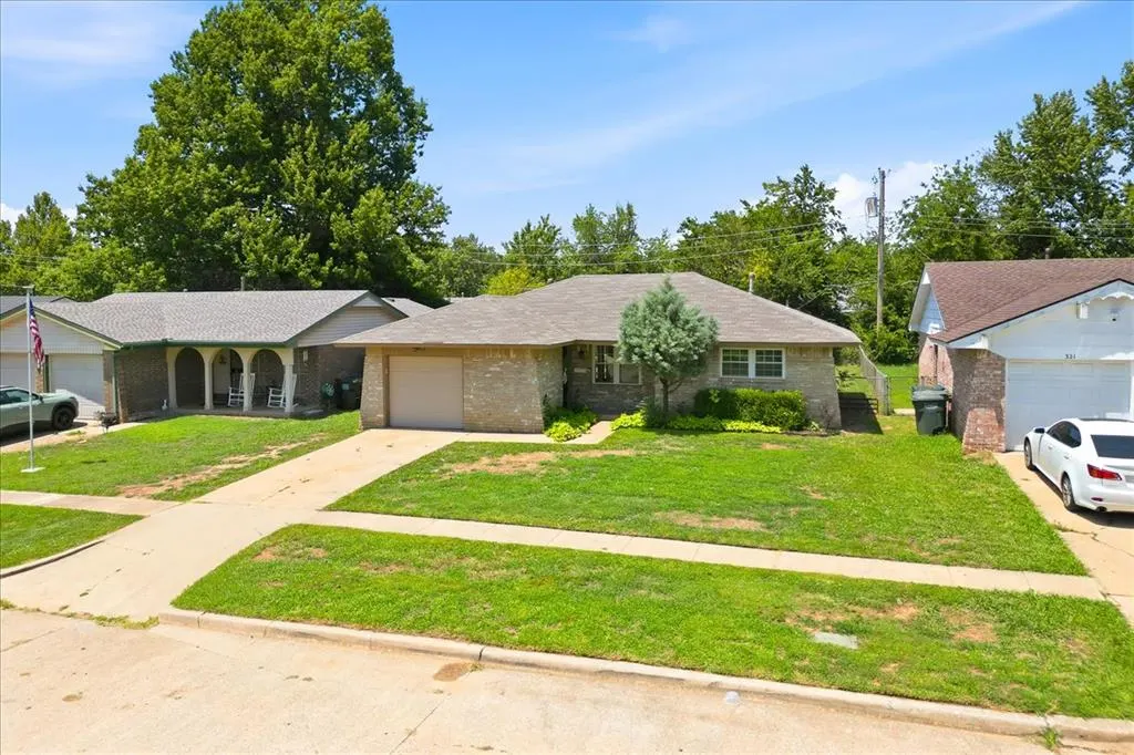 Photo 33 — Address unavailable, Edmond, OK 73003