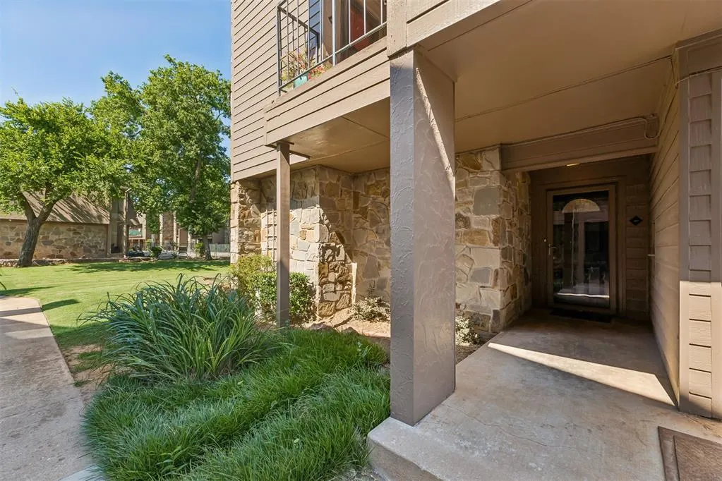 Front exterior — 6000 N Pennsylvania Avenue 103, Oklahoma City, OK 73112