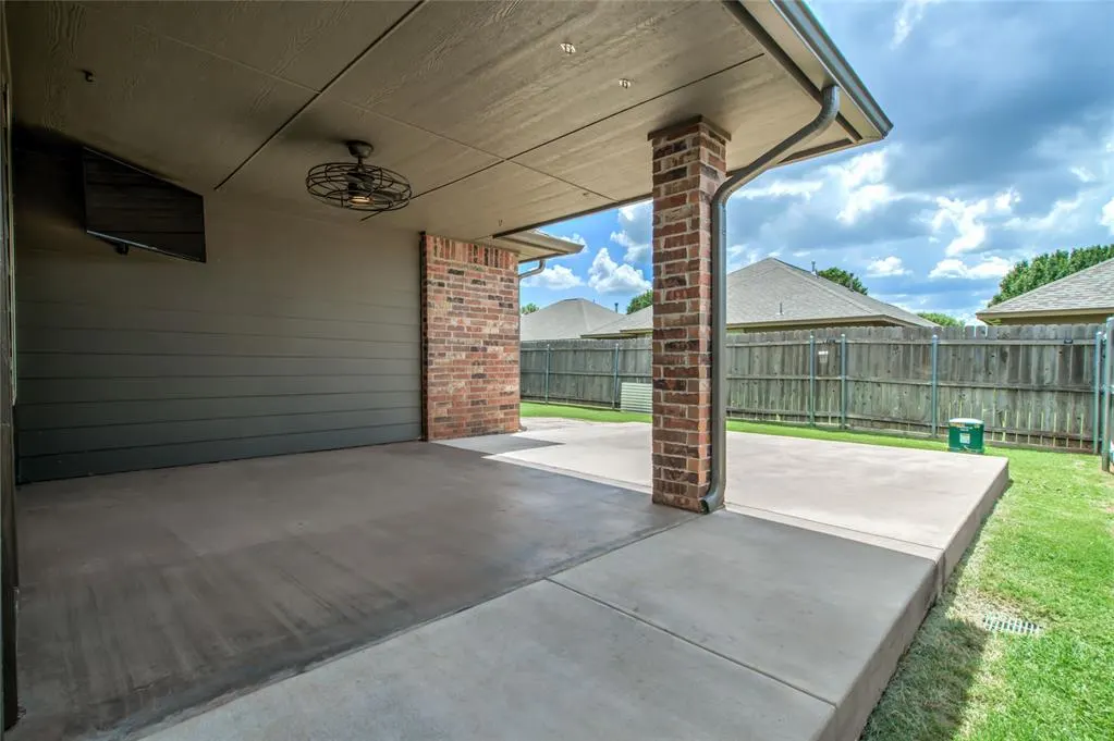 Photo 38 — 17605 Red Tailed Hawk Way, Edmond, OK 73012