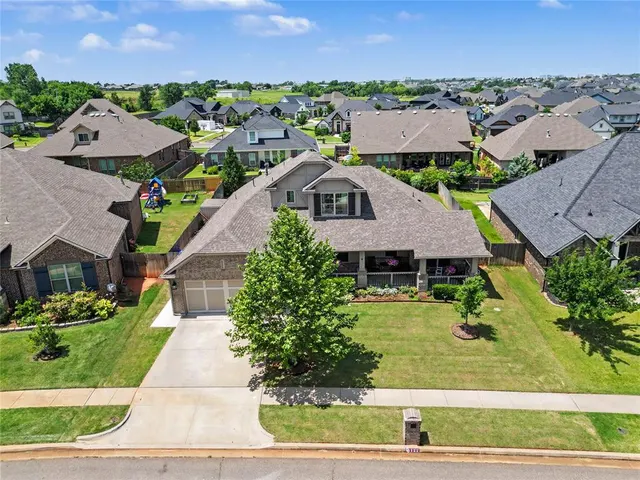 Photo 2 — 122 Sonora Lane, Norman, OK 73069