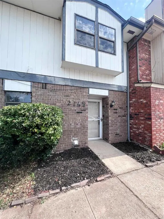 Front exterior — 2105 NW 118th Terrace, Oklahoma City, OK 73120