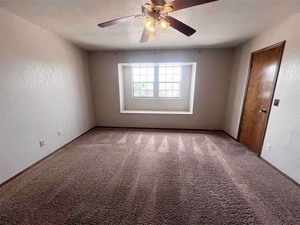 Photo 13 — 2105 NW 118th Terrace, Oklahoma City, OK 73120