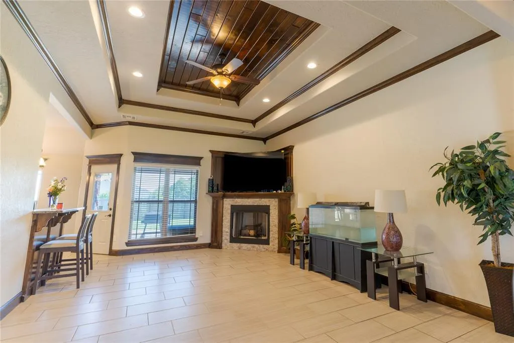 Photo 4 — 1605 NE White Rock Drive, Elgin, OK 73538