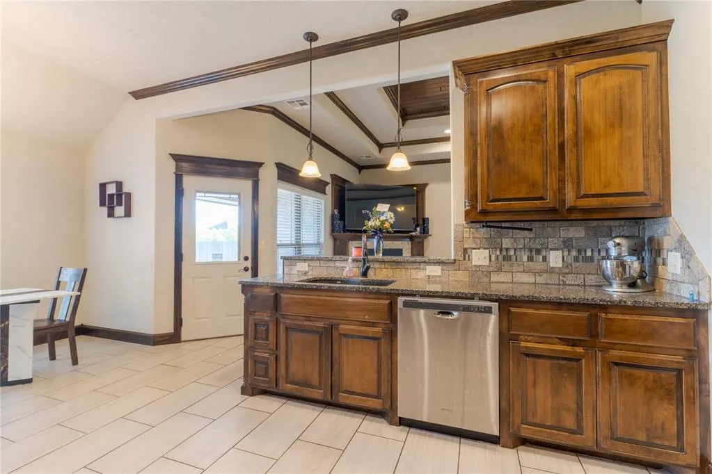 Photo 11 — 1605 NE White Rock Drive, Elgin, OK 73538
