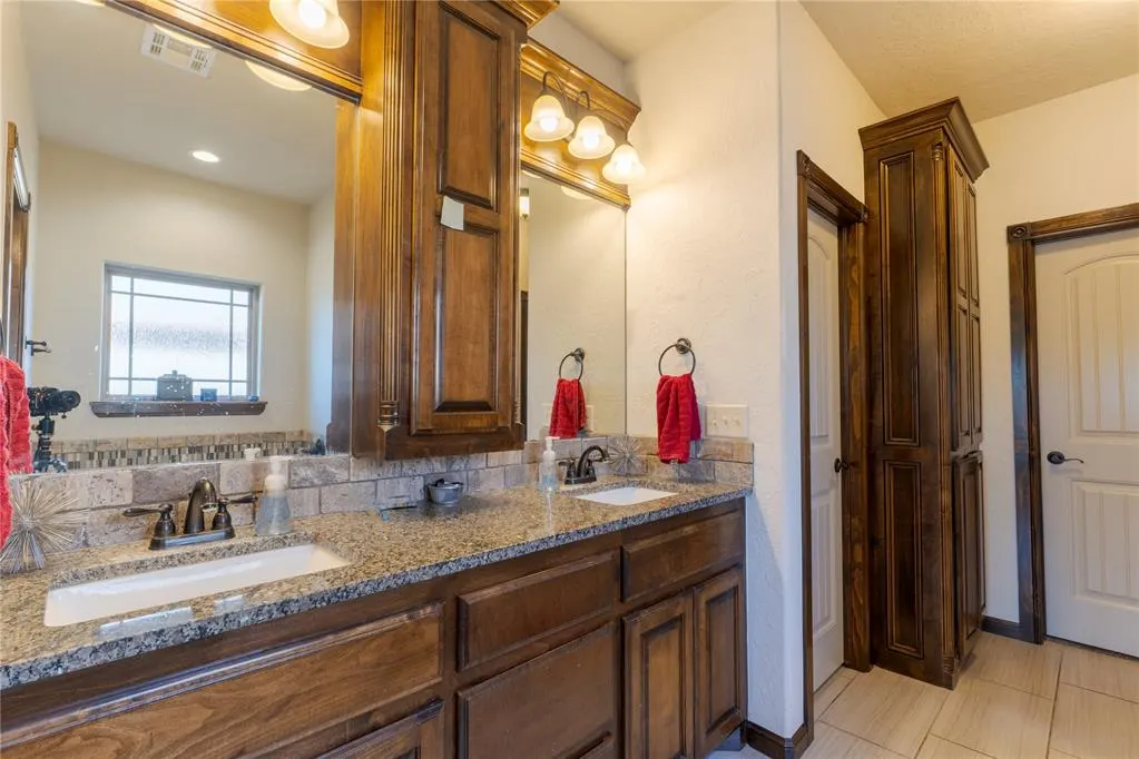 Photo 21 — 1605 NE White Rock Drive, Elgin, OK 73538