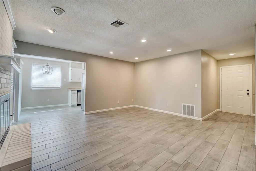 Photo 2 — 1528 Apollo Road, Edmond, OK 73003