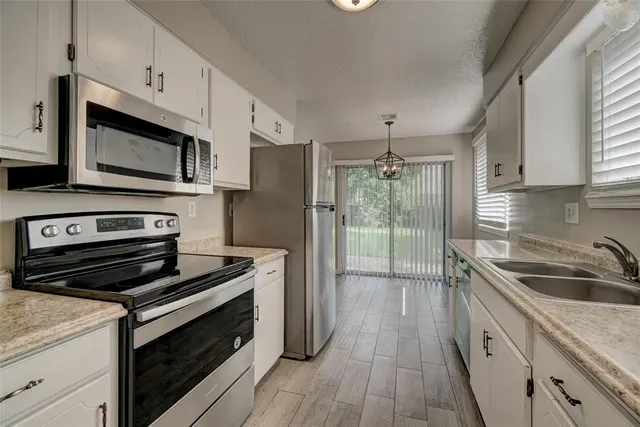 Photo 4 — 1528 Apollo Road, Edmond, OK 73003