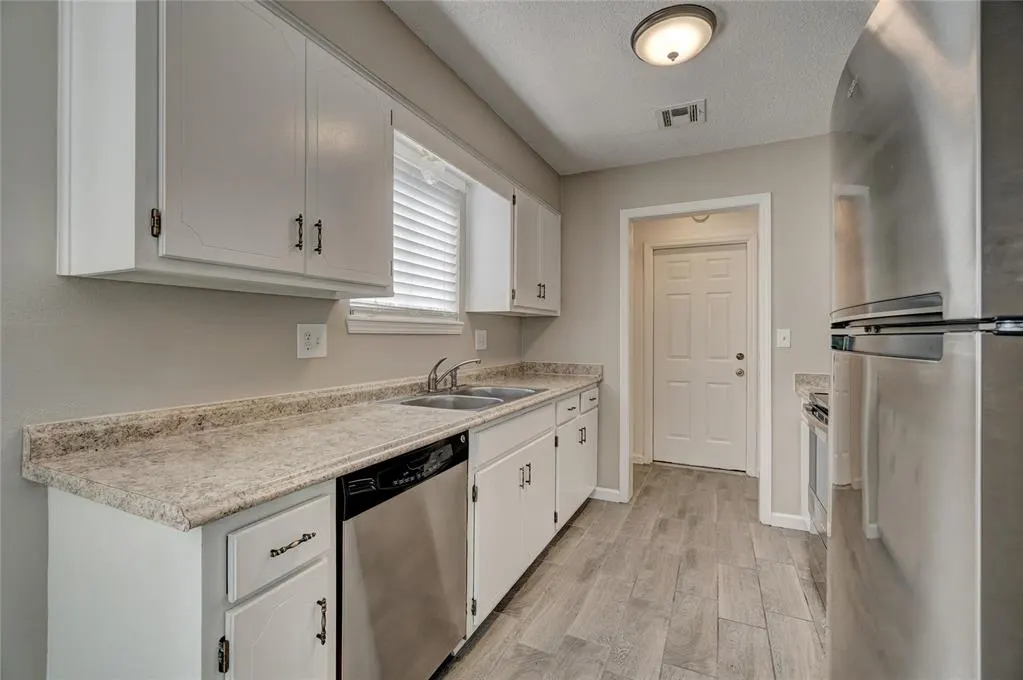 Photo 5 — 1528 Apollo Road, Edmond, OK 73003