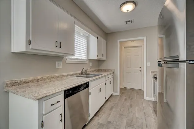 Photo 5 — 1528 Apollo Road, Edmond, OK 73003
