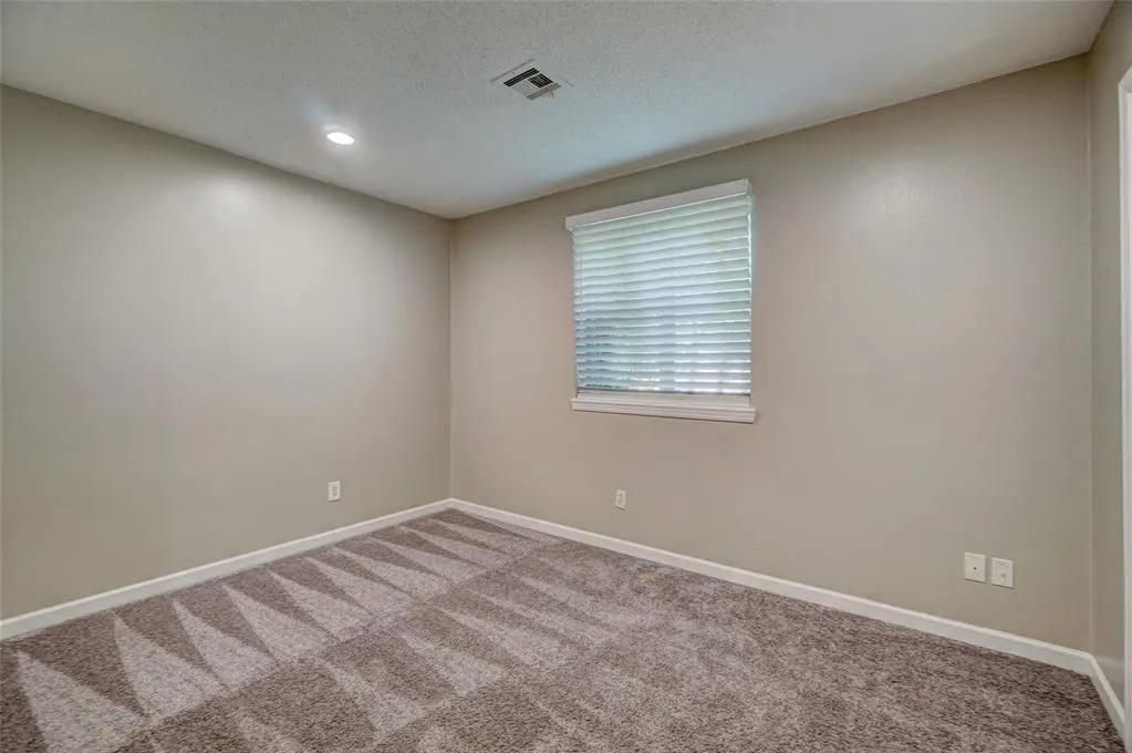 Photo 11 — 1528 Apollo Road, Edmond, OK 73003