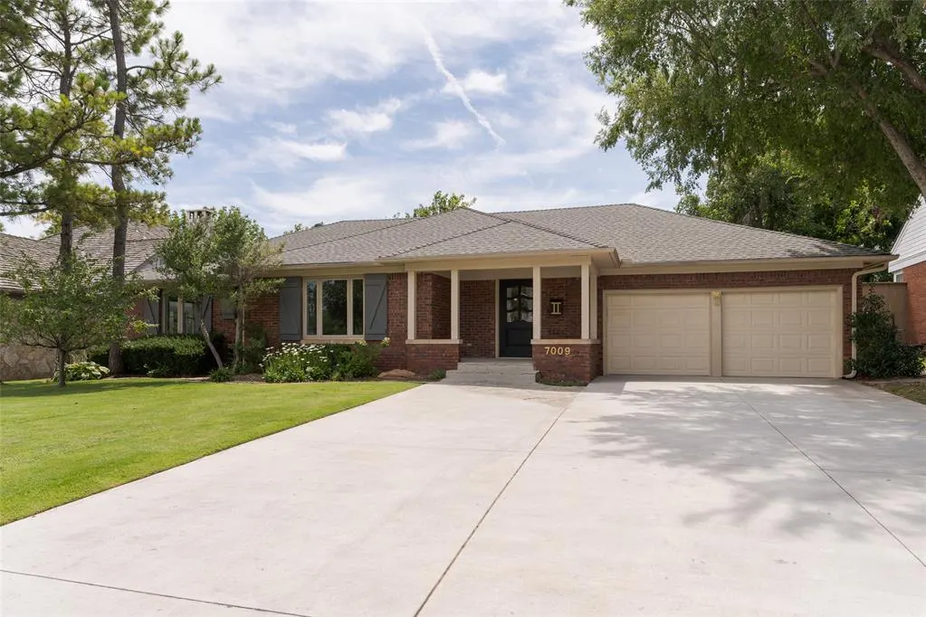 Photo 2 — 7009 Trenton Road, Nichols Hills, OK 73116