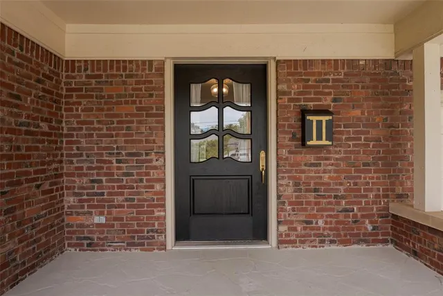 Photo 3 — 7009 Trenton Road, Nichols Hills, OK 73116